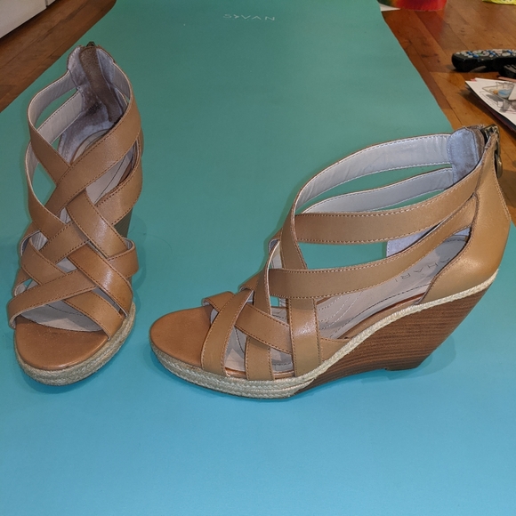 Sandals - Picture 2 of 4